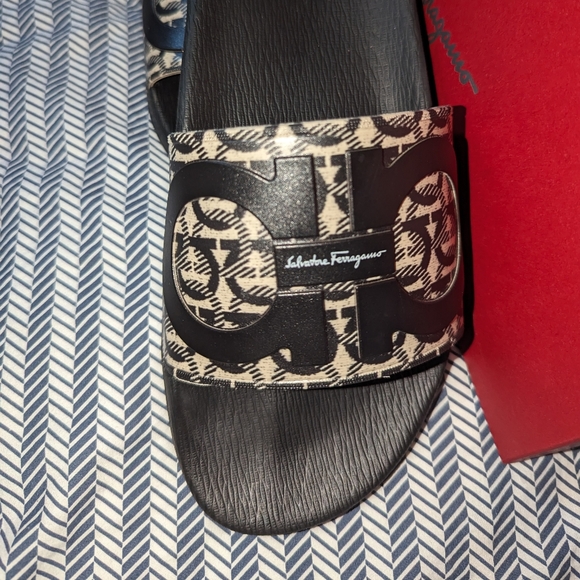 Salvatore Ferragamo Grove 6 slide Men's 8M - Picture 1 of 6